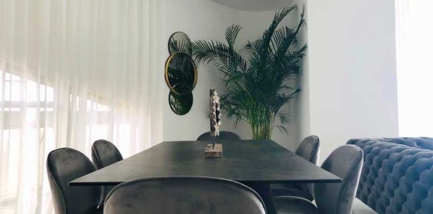 2 bedrooms Apartment in Nicosia, Cyprus No. 77464