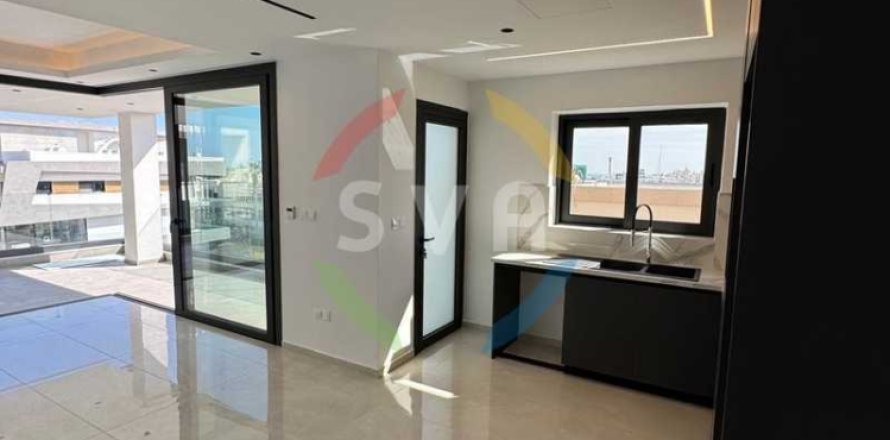 3 bedrooms Penthouse in Limassol, Cyprus No. 81428