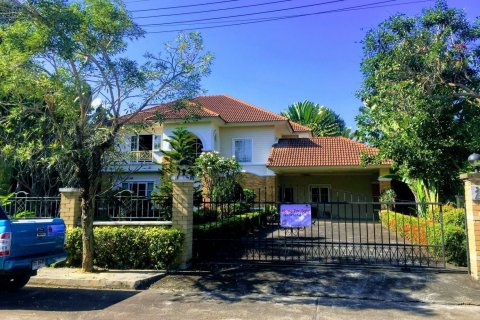 4 bedrooms House in Chiang Mai, Thailand No. 97735 1