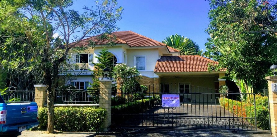 4 bedrooms House in Chiang Mai, Thailand No. 97735