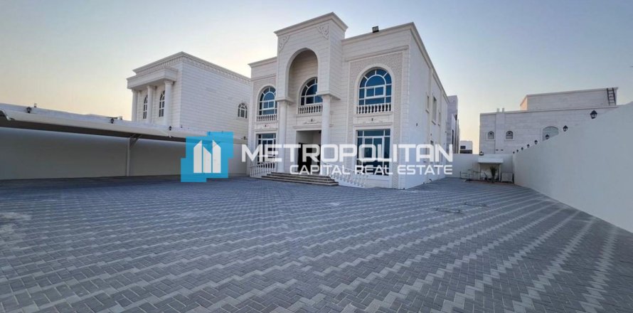 7 bedrooms Villa in Abu Dhabi, UAE No. 113665