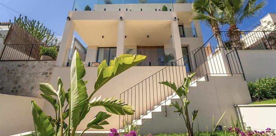 3 dormitorios Villa en Santa Ponsa, Spain No. 117565