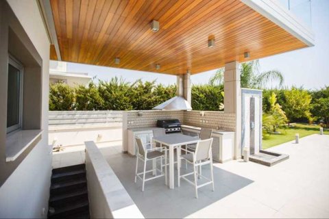 4 bedrooms House in Agios Tychonas, Cyprus No. 31096 5