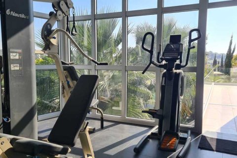 4 bedrooms House in Agios Tychonas, Cyprus No. 31096 9