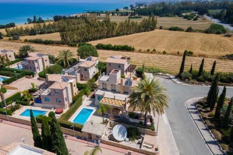 3 bedrooms House in Polis, Cyprus No. 30285 4