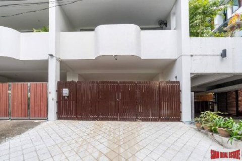 3 dormitorios Townhouse en Bangkok, Thailand No. 96298 19