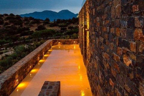 5 bedrooms Villa in Crete, Greece No. 24355 3