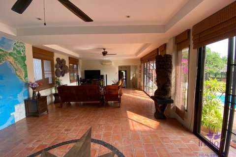 6 bedrooms House in Chiang Mai, Thailand No. 97680 16