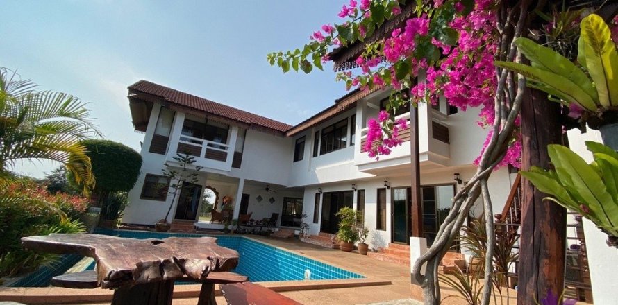 6 bedrooms House in Chiang Mai, Thailand No. 97680