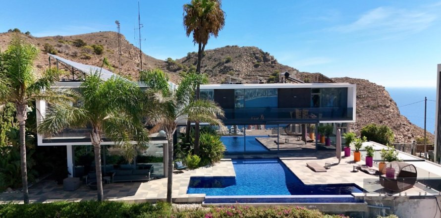5 bedrooms Villa in Benidorm, Spain No. 128837
