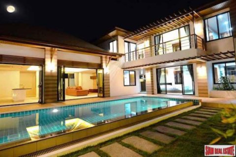 3 bedrooms Villa in Rawai, Thailand No. 96719 1