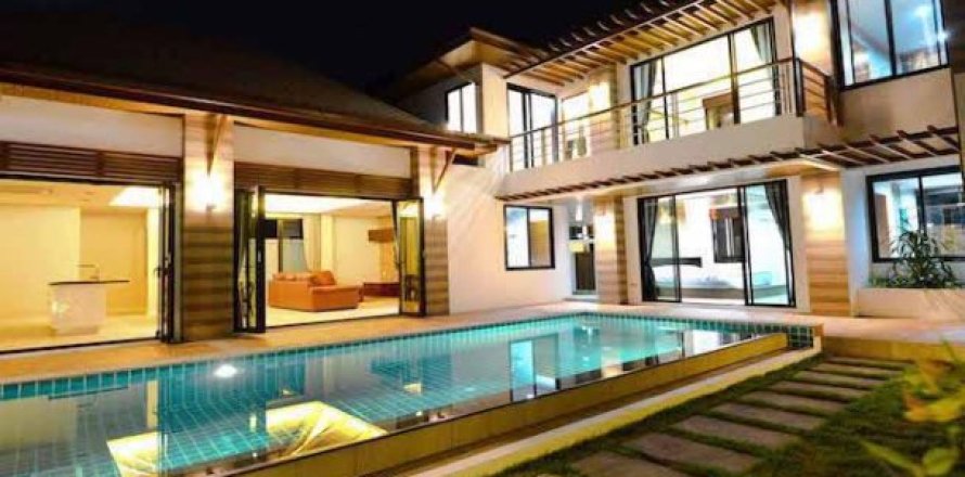 3 bedrooms Villa in Rawai, Thailand No. 96719