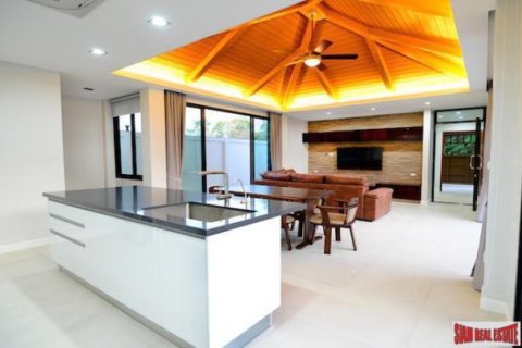 3 bedrooms Villa in Rawai, Thailand No. 96719 7