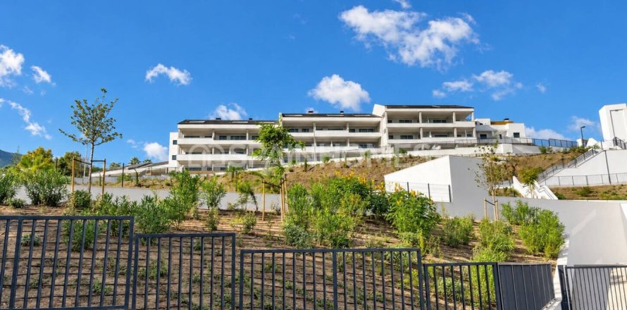 2 bedrooms Penthouse in Benalmadena, Spain No. 128973