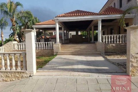 5 bedrooms Villa in Oroklini, Cyprus No. 79651 5