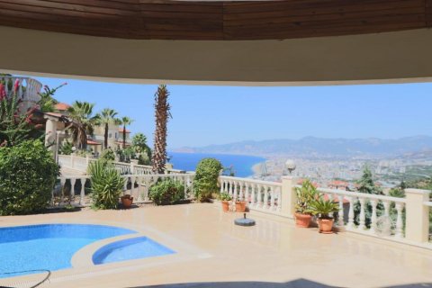 4 rooms Apartment in Kargicak, Turkey No. 18063