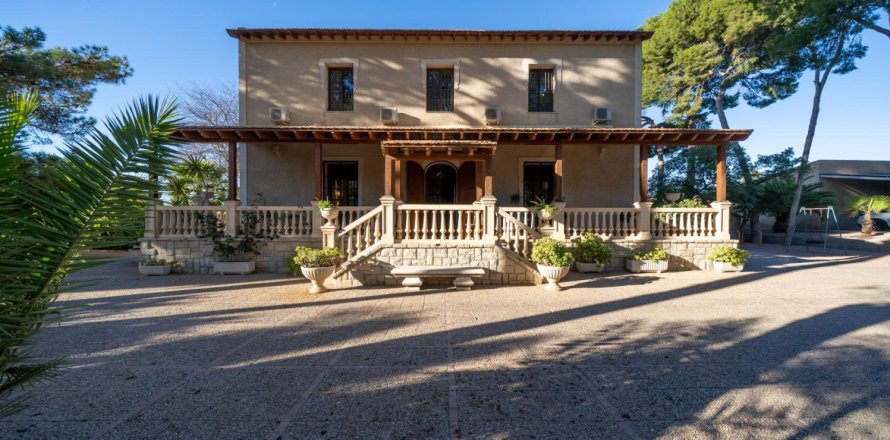 7 bedrooms House in Mutxamel, Spain No. 124644