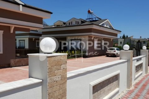 4 rooms Appartement à Nenh, Vietnam No. 13342 9