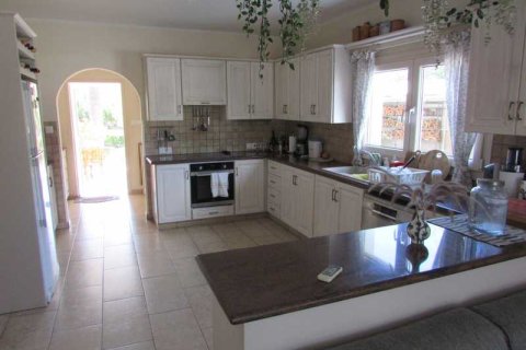 5 bedrooms Villa in Pyrgos, Cyprus No. 101083 7