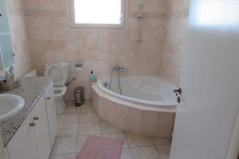 5 bedrooms Villa in Pyrgos, Cyprus No. 101083 8