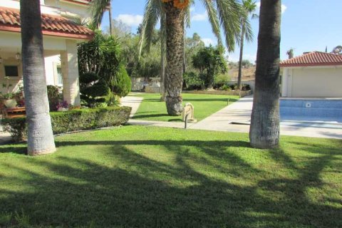 5 bedrooms Villa in Pyrgos, Cyprus No. 101083 1