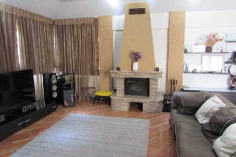 5 bedrooms Villa in Pyrgos, Cyprus No. 101083 4