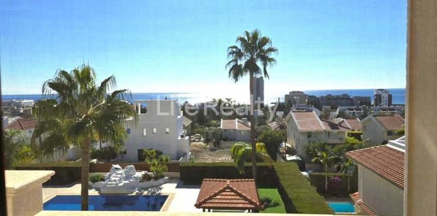 5 chambres Maisonnette à Parekklisia, Cyprus No. 73191