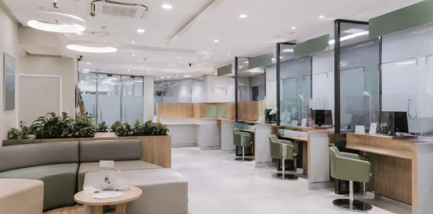 242m² Commercial property en L'Eixample, Spain No. 127028
