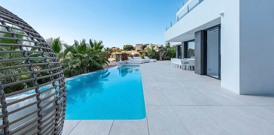 4 bedrooms Villa in Calpe, Spain No. 110960