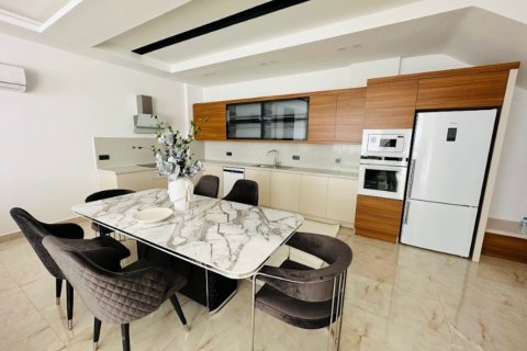 4 bedrooms Villa in Alanya, Turkey No. 113923