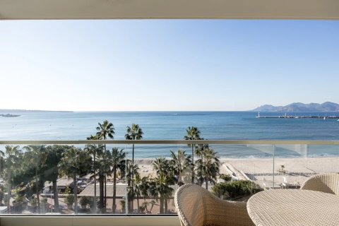 3 bedrooms Apartment in Cannes, France No. 79290 2