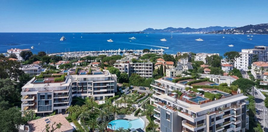 3 bedrooms Apartment in Antibes, France No. 67978