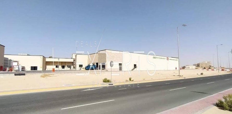 1056.31m² Land in Abu Dhabi, UAE No. 129549