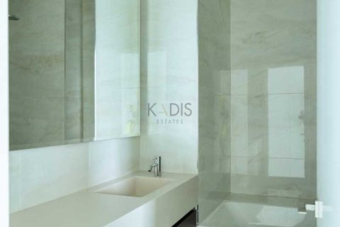 2 bedrooms Apartment in Limassol, Cyprus No. 66600 16