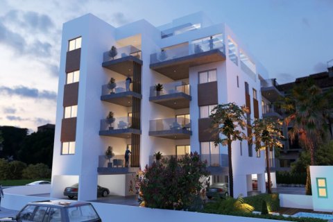 2 bedrooms Apartment in Limassol, Cyprus No. 106503 3
