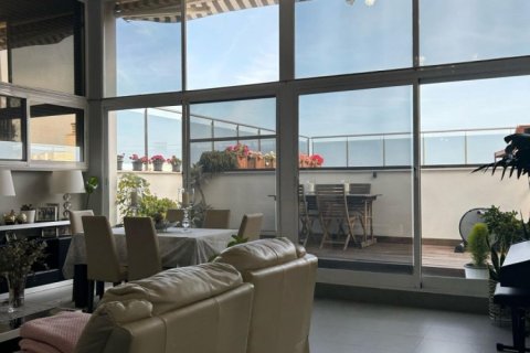 3 bedrooms Penthouse in Long Dinh, Vietnam No. 92228 8