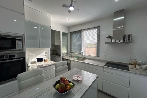 3 bedrooms Penthouse in Long Dinh, Vietnam No. 92228 14