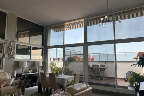 3 bedrooms Penthouse in Long Dinh, Vietnam No. 92228 4