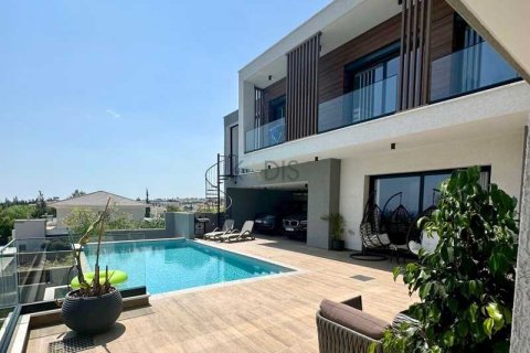 5 bedrooms Villa in Germasogeia, Cyprus No. 76792 2