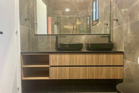 5 bedrooms Villa in Germasogeia, Cyprus No. 76792 12