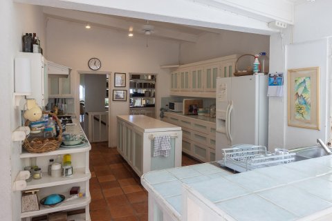 5 bedrooms Villa in Crosbies, Antigua and Barbuda No. 64976 8