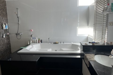 4 bedrooms House in Bangkok, Thailand No. 97303 3