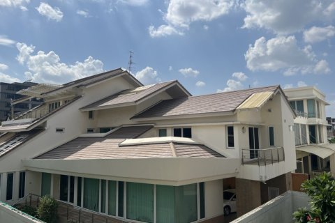 4 bedrooms House in Bangkok, Thailand No. 97303 1