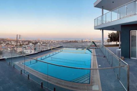 5 dormitorios Villa en Agios Athanasios, Cyprus No. 100690 2