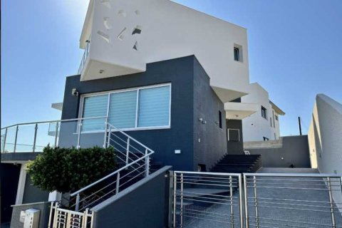 5 dormitorios Villa en Agios Athanasios, Cyprus No. 100690 3