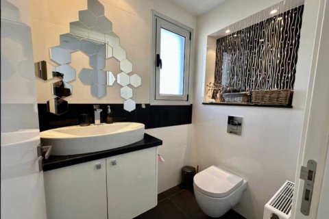 5 dormitorios Villa en Agios Athanasios, Cyprus No. 100690 8