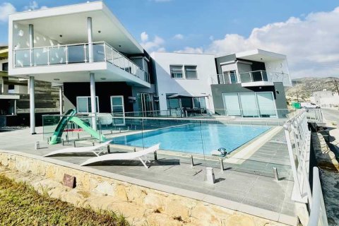 5 dormitorios Villa en Agios Athanasios, Cyprus No. 100690 1