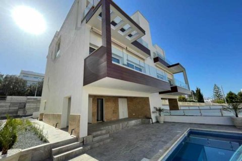 2 bedrooms House in Kissonerga, Cyprus No. 65540 2