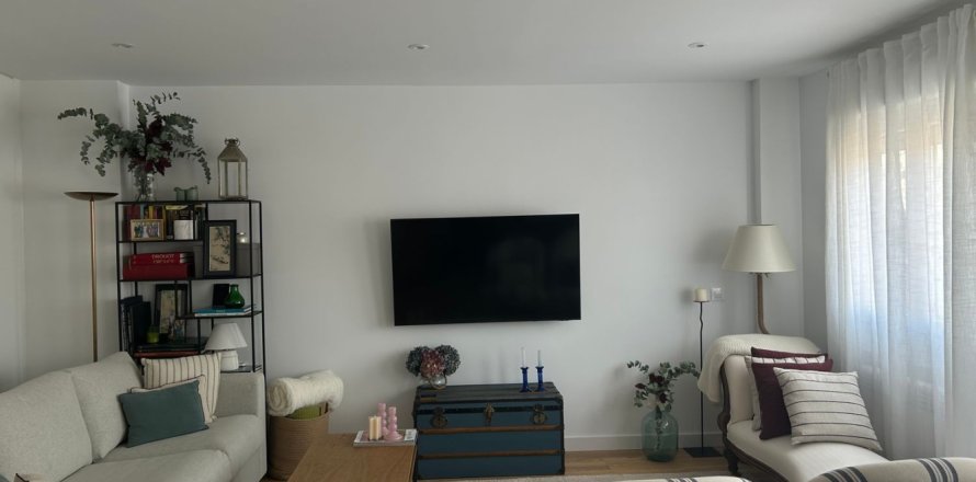2 bedrooms Apartment in Madrid, Spain No. 126229