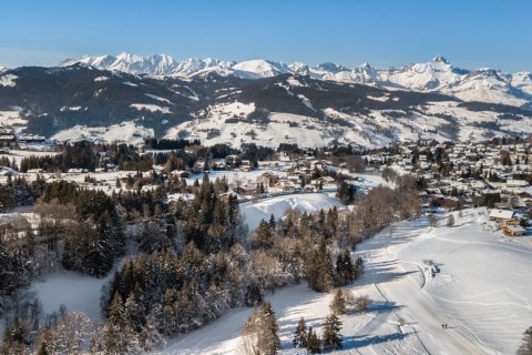 6 bedrooms House in Megeve, France No. 99866 1